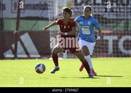 Valentina Giacinti von A. S. Roma Women und Martina Di Bari von Napoli Femminile während des 7. Tages der Serie A Meisterschaft zwischen A. S. Roma Women - Napoli Femminile am 11. November 2023 im Tre Fontane Stadion in Rom, Italien. Stockfoto