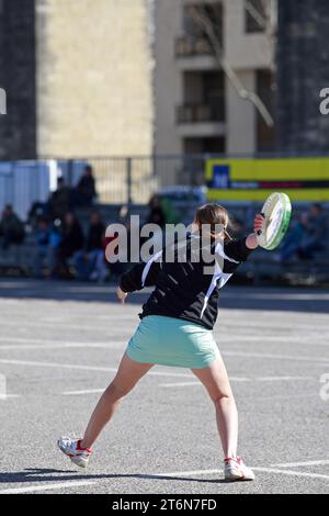 Tambourine Match, ein traditioneller Sport, der im 19. Jahrhundert im Languedoc geboren wurde. Party in Montpellier. Occitanie, Frankreich Stockfoto