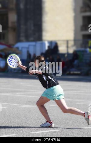 Tambourine Match, ein traditioneller Sport, der im 19. Jahrhundert im Languedoc geboren wurde. Party in Montpellier. Occitanie, Frankreich Stockfoto