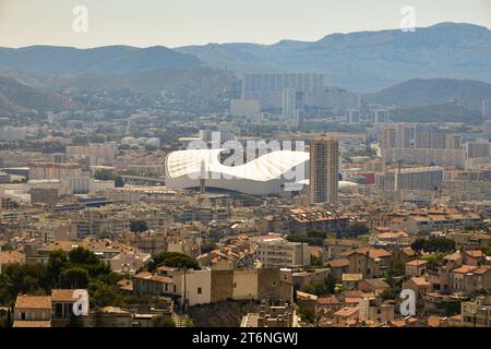 Marseille, Frankreich - 18. Juli 2022: Das Stade Velodrome, bekannt als das Orange Velodrome in Marseille, Frankreich. Hier befindet sich die Olympique de Marseille fo Stockfoto