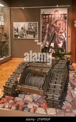 SD Kfz 303 Goliath, 2. Weltkrieg Deutsche ferngesteuerte raupenbergine, Sprengstofffahrzeug im Jahr 1945, Stadtmuseum in Wrocław, Polen Stockfoto