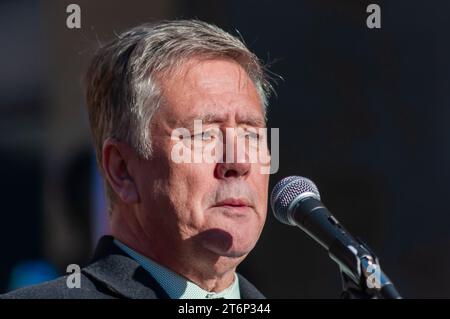 Glasgow, Schottland, Großbritannien. November 2023. Am Tag des Waffenstillstands nimmt Keith Brown, stellvertretender Anführer der Schottischen Nationalpartei, an einer Kundgebung bei den Buchanan Steps Teil, um gegen den anhaltenden israelisch-palästinensischen Konflikt zu protestieren. Quelle: Skully/Alamy Live News Stockfoto