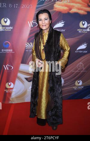 Culver City, Kalifornien, USA. November 2023. Schauspielerin Kieu Chinh besuchte das 9. Asiatische Weltfilmfestival (AWFF) am Culver Theatre in Culver City, Kalifornien. Quelle: Sheri Determan Stockfoto