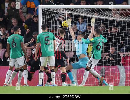 Bournemouth, England, 11. November 2023. Dominic Solanke aus Bournemouth erzielte 2-0 Punkte während des Premier League-Spiels im Vitality Stadium, Bournemouth. Der Bildnachweis sollte lauten: Paul Terry / Sportimage Stockfoto