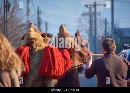 Silvestermasken, Traditionen, Weihnachtslieder und Bräuche in Rumänien Stockfoto