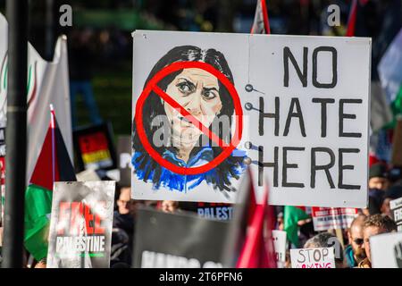 London, Großbritannien. 11. November 2023. Hunderttausende Palästinenser ziehen durch London Stockfoto