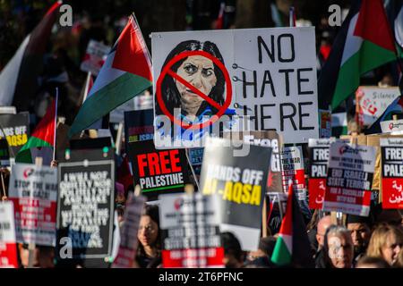 London, Großbritannien. 11. November 2023. Hunderttausende Palästinenser ziehen durch London Stockfoto