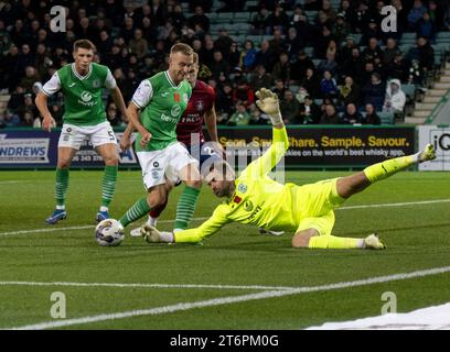 Scottish Premiership - Hibernian FC gegen Kilmarnock FC 11/11/2023 großer Halt von Hibs’ Torhüter David Marshall, als Hibernian Kilmarnock in der Scottish Premiership im Easter Road Stadium, Edinburgh, UK Credit: Ian Jacobs Stockfoto