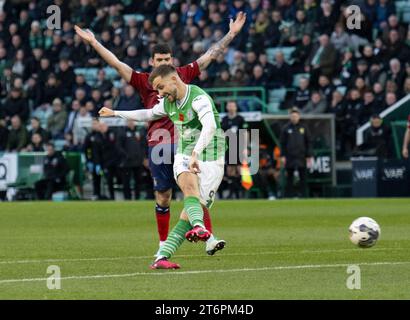 Scottish Premiership - Hibernian FC gegen Kilmarnock FC 11/11/2023 Hibs’ Stürmer Dylan Vente schießt als Hibernian FC gegen Kilmarnock in der Scottish Premiership im Easter Road Stadium, Edinburgh, UK Credit: Ian Jacobs Stockfoto