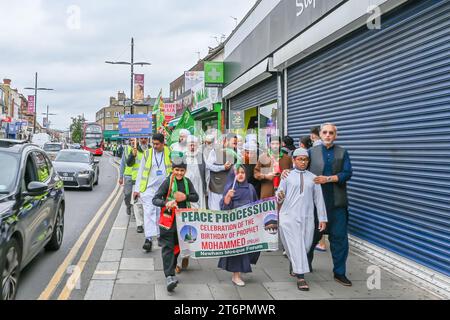 EID Milad-un-Nabi 2023 (PBUH) ist eine friedliche Prozession der wichtigsten Feste für Muslime in Newham Stockfoto