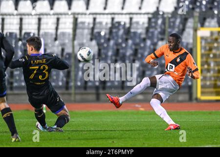 Souleymane Anne (22) von KMSK Deinze, dargestellt während eines Fußballspiels zwischen RSCA Futures und KMSK Deinze am 12. Spieltag der Challenger Pro League 2023-2024 , am Samstag, den 11. November 2023 in Brussel , Belgien . FOTO SPORTPIX | Stijn Audooren Stockfoto