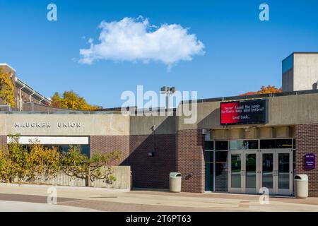 CEDAR FALLS, IA, USA – 21. OKTOBER 2023: Maucker Union auf dem Campus der University of Northern Iowa. Stockfoto