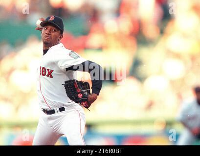 Red Sox Pitcher Pedro Martinez im Actionpitching während der Saison 1999 im Fenway Park, Boston Ma USA Foto von Bill Belknap Stockfoto