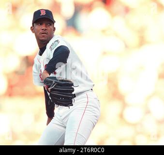 Red Sox Pitcher Pedro Martinez im Actionpitching während der Saison 1999 im Fenway Park, Boston Ma USA Foto von Bill Belknap Stockfoto