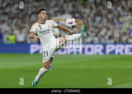 MADRID, SPANIEN - 11. November: Brahim Diaz von Real Madrid während des Spiels der La liga 2023/24 zwischen Real Madrid und Valencia im Santiago Bernabeu Stadion. (Foto: Guille Martinez/AFLO) Stockfoto