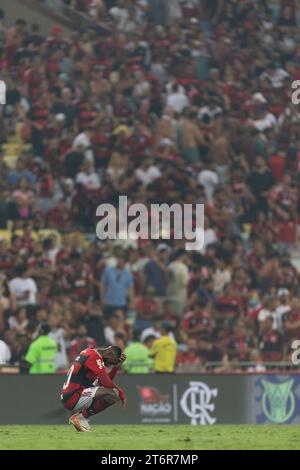 11. November 2023, Rio de Janeiro, Brasilien: GERSON von Flamengo während des Spiels zwischen Flamengo und Fluminense im Rahmen der Brasileirao Serie A 2023 im Maracana Stadium am 11. November 2023 in Rio de Janeiro, Brasilien. (Kreditbild: © Ruano Carneiro/ZUMA Press Wire) NUR REDAKTIONELLE VERWENDUNG! Nicht für kommerzielle ZWECKE! Stockfoto