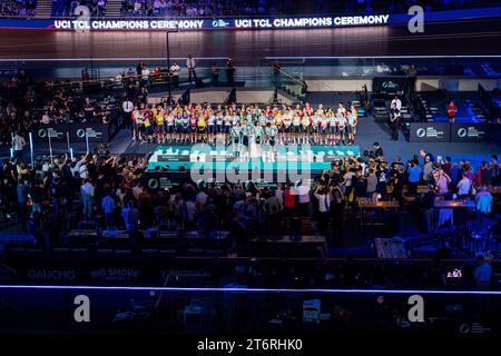 UCI TCL Champions Ceremony, Ellesse Andrews Damen-Sprint, Katie Archibald Frauen-Ausdauer, Dylan BIBIC Männer-Ausdauer und Harrie Lavreysen Männer-Sprint-Gewinner, Track Champions League London Runde 5 11. November. Stockfoto