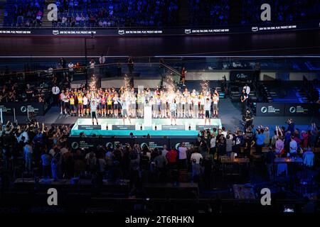 UCI TCL Champions Ceremony, Ellesse Andrews Damen-Sprint, Katie Archibald Frauen-Ausdauer, Dylan BIBIC Männer-Ausdauer und Harrie Lavreysen Männer-Sprint-Gewinner, Track Champions League London Runde 5 11. November. Stockfoto