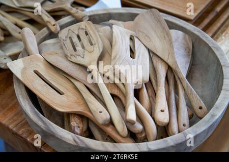 Nahaufnahme von einfachen traditionellen Holzgeschirr Stockfoto
