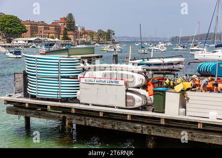 Manly Kayak Zentrum in Manly Beach Vorort von Sydney, an den nördlichen Stränden, Kajakverleih für Sydney Harbour, NSW, Australien Stockfoto