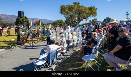 11. November 2023, Santa Barbara, Kalifornien, USA: Mehrere hundert Menschen nahmen an der jährlichen Zeremonie Veteranâ Claeyssenâ servedâ œHonoring â Santa Barbara Cemetery Teil. (Kreditbild: © Amy Katz/ZUMA Press Wire) NUR REDAKTIONELLE VERWENDUNG! Nicht für kommerzielle ZWECKE! Stockfoto