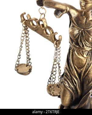 Die Statue von Lady Justice, isoliert auf Weiß. Symbol für faire Behandlung nach dem Gesetz Stockfoto