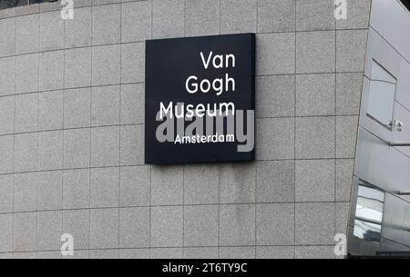 Amsterdam, Niederlande - 21. April 2023: Das Van Gogh Museum in Amsterdam, Niederlande Stockfoto