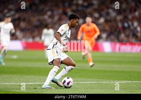 Rodrygo geht gegen Real Madrid während der spanischen Meisterschaft La Liga Fußball Spiel zwischen Real Madrid und Valencia CF am 11. November 2023 im Santiago Bernabeu Stadion in Madrid, Spanien Stockfoto
