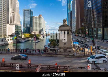 Blick über die DuSable Bridge in Richtung Lake Michigan. Chicago, Usa Stockfoto