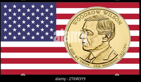 Der ehemalige US-Präsident Woodrow Wilson porträtierte auf einer amerikanischen Münze mit seinem Bild auf einem Hintergrund der Stars and Stripes USA Flagge. Thomas Woodrow Wilson (* 1856–1924) war ein US-amerikanischer Politiker, der 28. Präsident der Vereinigten Staaten wurde Stockfoto