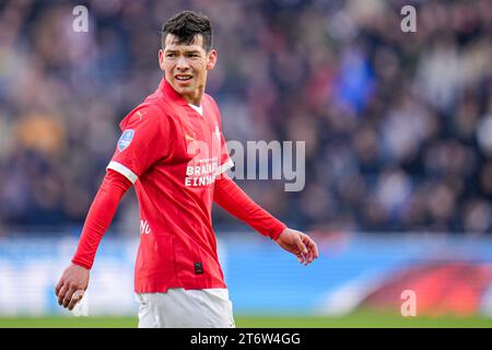 EINDHOVEN, NIEDERLANDE – 12. NOVEMBER: Hirving Lozano von PSV sieht beim niederländischen Eredivisie-Spiel zwischen PSV und PEC Zwolle im Philips Stadion am 12. November 2023 in Eindhoven, Niederlande, an. (Foto: Rene Nijhuis/Orange Pictures) Stockfoto