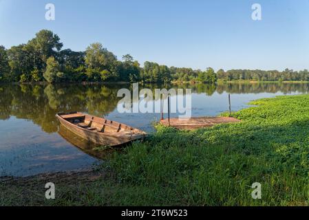 Eine Gabare am Ufer der Loire in der Nähe von Langeais - une gabare sur les Bords de loire du coté de Langeais Stockfoto