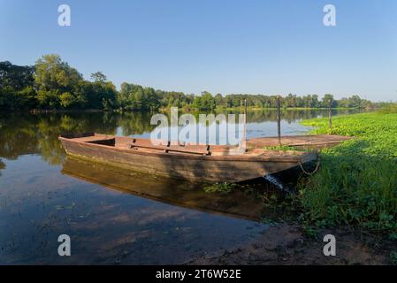 Eine Gabare am Ufer der Loire in der Nähe von Langeais - une gabare sur les Bords de loire du coté de Langeais Stockfoto