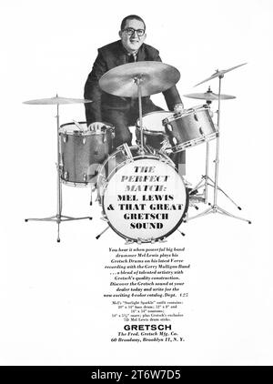 Eine ganzseitige Anzeige für Gretsch Drums aus einem US-amerikanischen Musikmagazin aus dem Jahr 1963 mit dem späten Jazz-Schlagzeuger Mel Lewis. Stockfoto