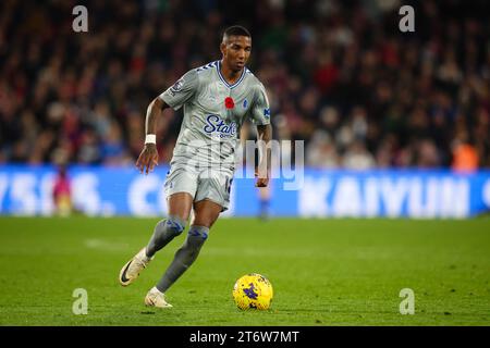 LONDON, UK - 11. November 2023: Ashley Young of Everton in Aktion während des Premier League-Spiels zwischen Crystal Palace FC und Everton FC in Selhurs Stockfoto