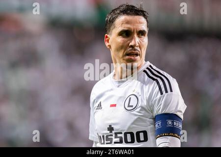 Josue Pesqueira aus Legia wurde während des Gruppenspiels der UEFA Europa Conference League zwischen Legia Warszawa und HSK Zrinjski Mostar im Marschall Jozef Pilsudski Legia Warsaw Municipal Stadium gesehen. Endstand: Legia Warszawa 2:0 HSK Zrinjski Mostar. (Foto: Mikolaj Barbanell / SOPA Images/SIPA USA) Stockfoto