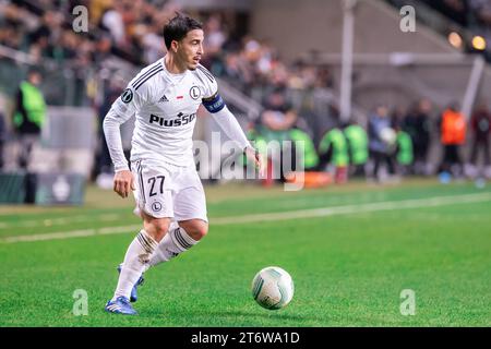 Josue Pesqueira aus Legia wurde während des Gruppenspiels der UEFA Europa Conference League zwischen Legia Warszawa und HSK Zrinjski Mostar im Marschall Jozef Pilsudski Legia Warschau Municipal Stadium gespielt. Endstand: Legia Warszawa 2:0 HSK Zrinjski Mostar. (Foto: Mikolaj Barbanell / SOPA Images/SIPA USA) Stockfoto