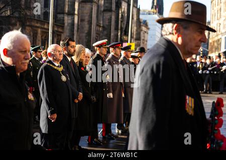 Der erste Minister Humza Yousaf nimmt an der Gedenkfeier am Sonntag in Edinburgh City Chambers auf der Royal Mile Teil. Quelle: Euan Cherry Stockfoto