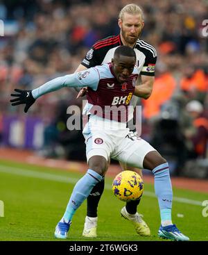 Birmingham, England, 12. November 2023. Moussa Diaby aus Aston Villa mit Tim Ream aus Fulham während des Premier League Spiels im Villa Park, Birmingham. Der Bildnachweis sollte lauten: Andrew Yates / Sportimage Stockfoto