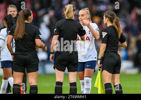 Onton, England am 12. November 2023. Das Ende des Spiels und ein Auslosung 1-1 im FA Women's Super League Spiel zwischen Spurs Women und Liverpool Women in der Brisbane Road, London, England am 12. November 2023. Foto von Phil Hutchinson. Nur redaktionelle Verwendung, Lizenz für kommerzielle Nutzung erforderlich. Keine Verwendung bei Wetten, Spielen oder Publikationen eines einzelnen Clubs/einer Liga/eines Spielers. Quelle: UK Sports Pics Ltd/Alamy Live News Stockfoto