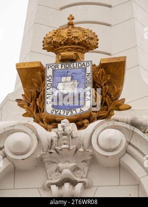 Wappen an der Brücke Santa Catalina in Guipuzcoa, San Sebastian, Spanien. Stockfoto