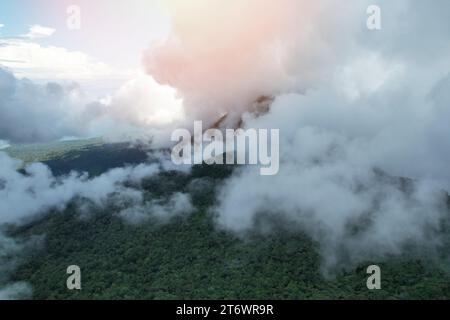 Moody Nicaragua Vulkan Landschaft aus der Vogelperspektive Stockfoto