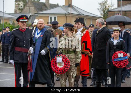 Brentwood, Essex, UK 12. November 2023 Brentwood's Annual Remembrance Day Parade and Service am Kriegsdenkmal an der Kreuzung mit Shenfield Road, wo die Kränze gelegt werden, und zwei Minuten Stille, um unsere Streitkräfte von Vergangenheit und Gegenwart zu unterstützen und an diejenigen zu erinnern, die ihr Leben im Dienst unseres Landes gegeben haben. Credit: Richard Lincoln/Alamy Live News Stockfoto