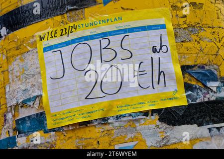 Persönlich gesucht. Jobs ab 20 Euro die Stunde zu vergeben. München Bayern Deutschland *** Mitarbeiter gesucht Jobs ab 20 Euro pro Stunde München Bayern Deutschland Copyright: XRolfxPossx Stockfoto