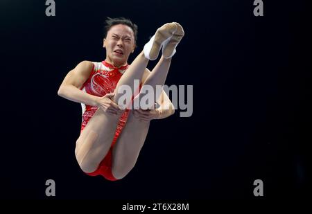 Die Chinesin Xueying Zhu tritt am vierten Tag der FIG-Trampolin-Turn-Weltmeisterschaft 2023 in der Utilita Arena in Birmingham an. Bilddatum: Sonntag, 12. November 2023. Stockfoto