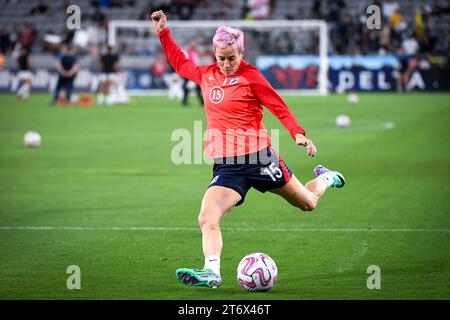 San Diego, USA, 11. November 2023: Megan Rapinoe (15 OL Reign) während der Aufwärmphase vor der National Women’s Soccer League Championship zwischen OL Reign und Gotham FC im Snapdragon Stadium in San Diego, CA USA (NUR REDAKTIONELLE VERWENDUNG). (Rebekah Wynkoop/SPP) Stockfoto