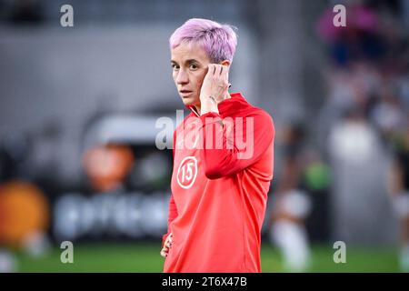 San Diego, USA, 11. November 2023: Megan Rapinoe (15 OL Reign) während der Aufwärmphase vor der National Women’s Soccer League Championship zwischen OL Reign und Gotham FC im Snapdragon Stadium in San Diego, CA USA (NUR REDAKTIONELLE VERWENDUNG). (Rebekah Wynkoop/SPP) Stockfoto