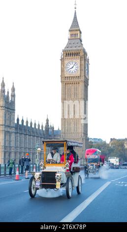 Teilnehmer 202 1903 White ( Steam ) London nach Brighton Veteran Car Run Westminster Bridge London Stockfoto