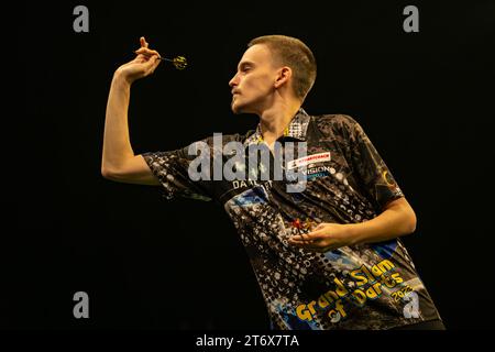 Wolverhampton, Großbritannien. November 2023, WV Active, Aldersley, Wolverhampton, England; 2023 PDC Grand Slam of Darts, 2. Tag Nachmittagssitzung; Ricardo Pietreczko Credit: Action Plus Sports Images/Alamy Live News Stockfoto