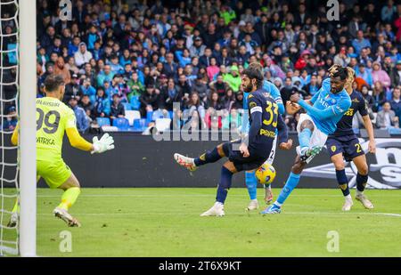 12. November 2023, Neapel, Kampanien, Italien: Während des italienischen Fußballspiels der Serie A SSC Napoli gegen den FC Empoli am 12. November 2023 im Diego Armando Maradona Stadion in Neapel.in Bild: (Credit Image: © Fabio Sasso/ZUMA Press Wire) NUR REDAKTIONELLE VERWENDUNG! Nicht für kommerzielle ZWECKE! Stockfoto